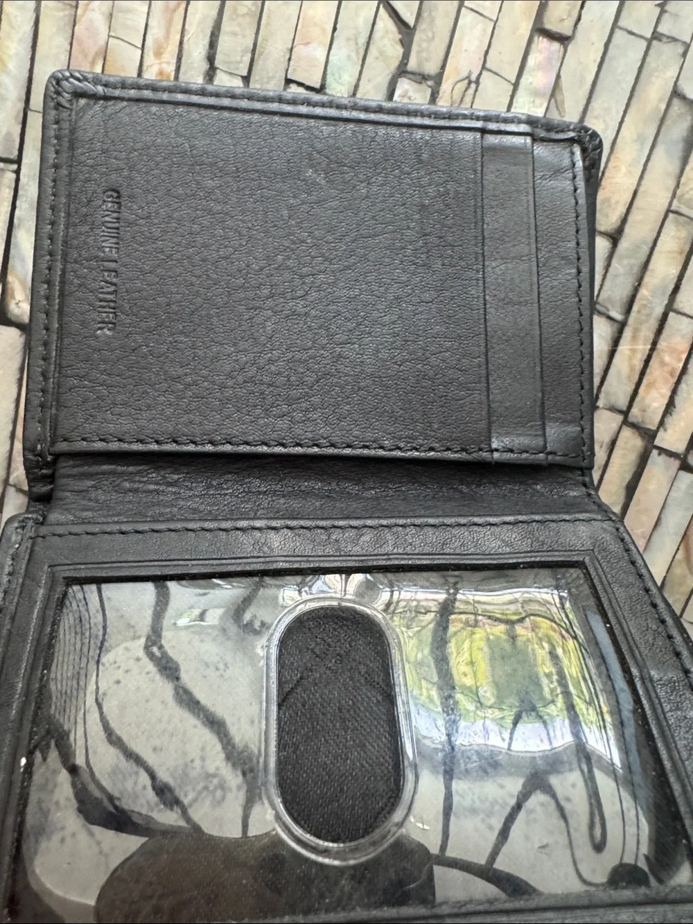 Perry Ellis Genuine LeatherClassic Black Leather Tri fold  Wallet